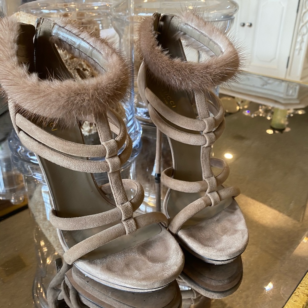 *GENUINE* *GUCCI* real mink heels.